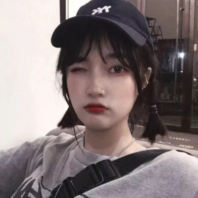 小个子女生，请放弃“马丁靴”吧！今年流行这3双，不累脚还显高